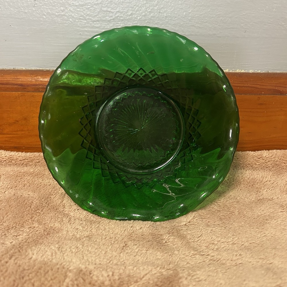 VTG Anchor Hocking Emerald Green Glass Scalloped Ruffled Bowl Diamond Swirl 6.5"